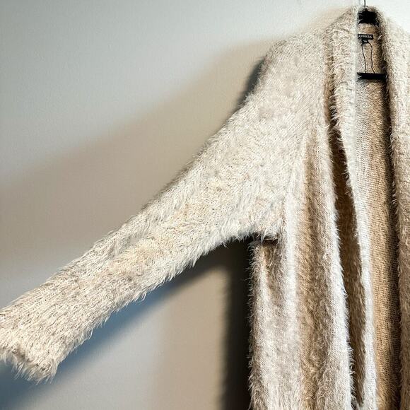 Express Eyelash Fringe Soft Chunky Knit Open Front Cardigan NWOT Size M/L - Picture 5 of 9